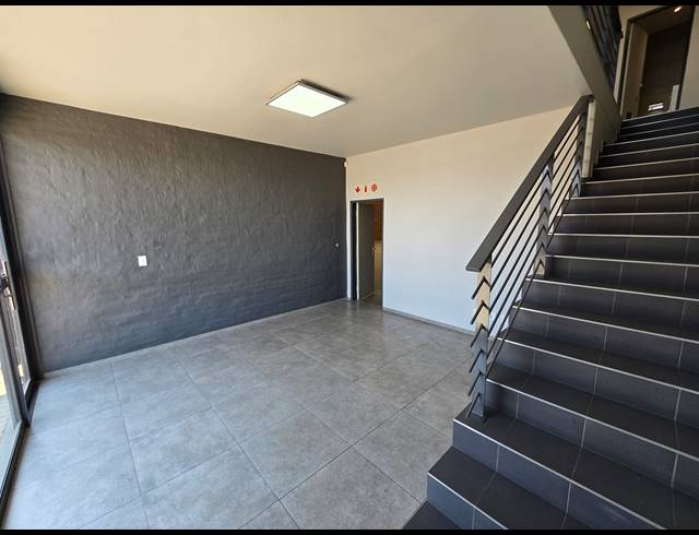 430M² WAREHOUSE TO LET IN TUNNEY